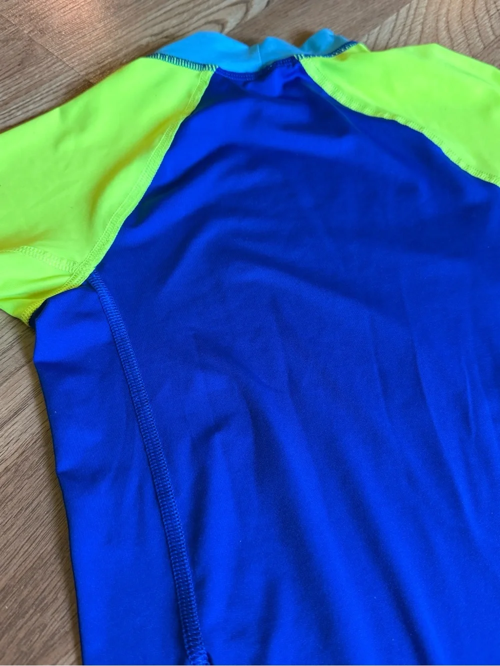 Land’s End Kids Blue and Neon Yellow Short-Sleeve Swim Shirt rash guard XS